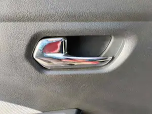 Foto de MANETA INTERIOR TRASERA IZQUIERDA NISSAN MICRA (K14) 0.9 CAT (90 CV / 66 KW)