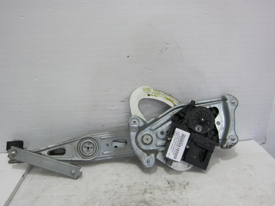 Foto de ELEVALUNAS TRASERO IZQUIERDO RENAULT SCENIC III (JZ) 1.6 dCi Diesel FAP (131 CV / 96 KW) referencia 910586102