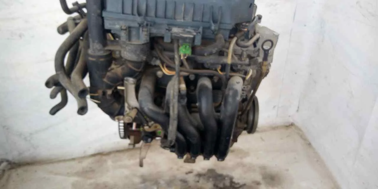 Foto de MOTOR COMPLETO RENAULT CLIO II FASE I (B/CB0) 1.6 (90 CV / 66 KW) referencia K7M