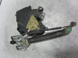 Foto de ELEVALUNAS TRASERO DERECHO SEAT LEON (1P1) 1.9 TDI (105 CV / 77 KW) referencia 1K0959704G