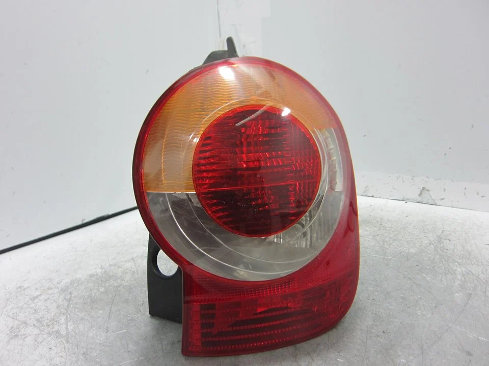 Foto de PILOTO TRASERO DERECHO RENAULT MODUS I 1.4 16V (98 CV / 72 KW) referencia 155511946R