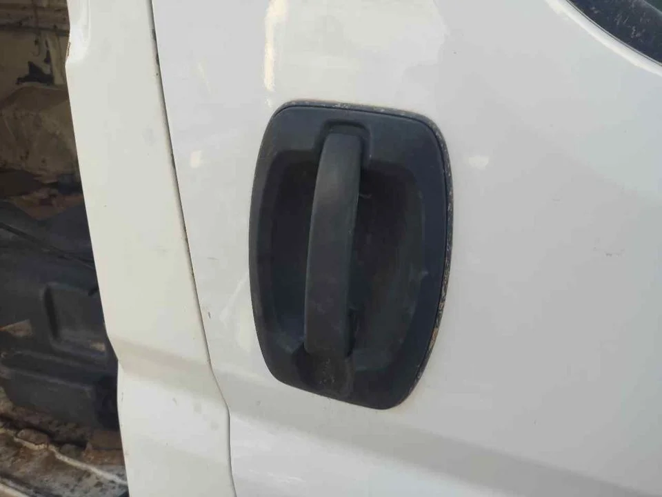 Foto de MANETA EXTERIOR DELANTERA DERECHA PEUGEOT BOXER (333/335) FURGÓN TECHO ELEVADO BAT.3450MM 2.2 HDI CAT (101 CV / 74 KW)