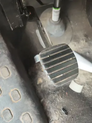 Foto de PEDAL EMBRAGUE FIAT TALENTO FURGÓN (296) 2.0 Turbodiesel Ecojet (119 CV / 88 KW)