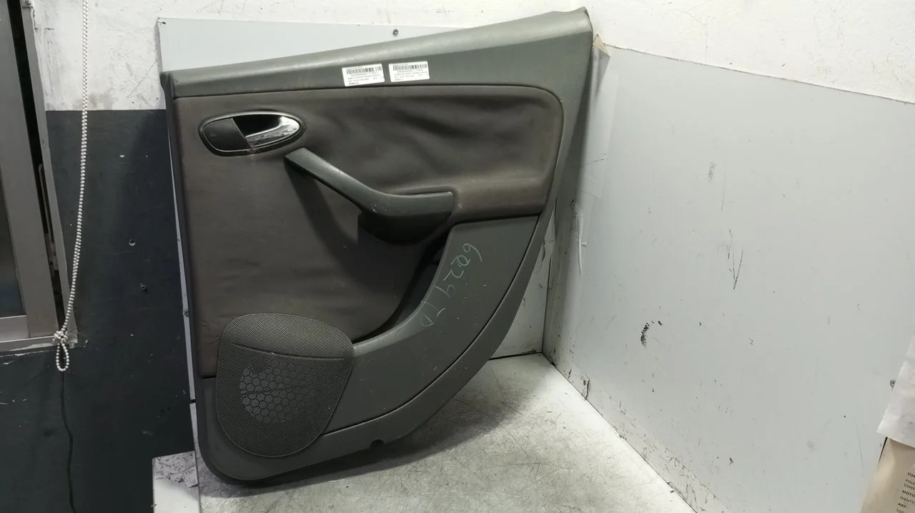 Foto de GUARNECIDO PUERTA TRASERA DERECHA SEAT TOLEDO (5P2) 1.9 TDI (105 CV / 77 KW) referencia 5P0867212