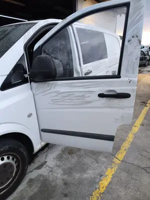 Foto de PUERTA DELANTERA IZQUIERDA MERCEDES-BENZ VITO MIXTO (639) 2.1 CDI CAT (109 CV / 80 KW) referencia A6397201005