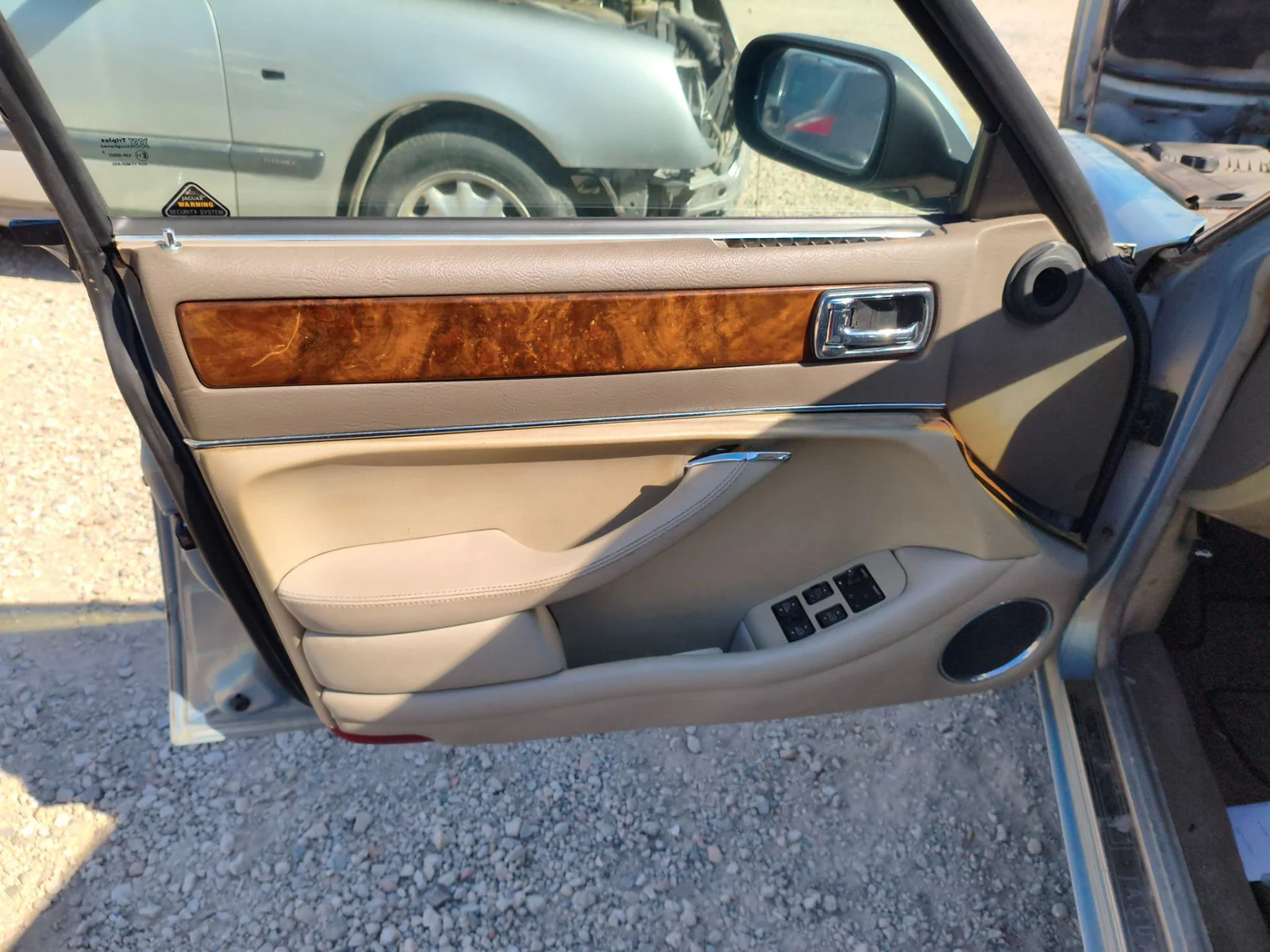 Foto de GUARNECIDO PUERTA DELANTERA IZQUIERDA JAGUAR XJ 3.2 CAT (211 CV / 155 KW)