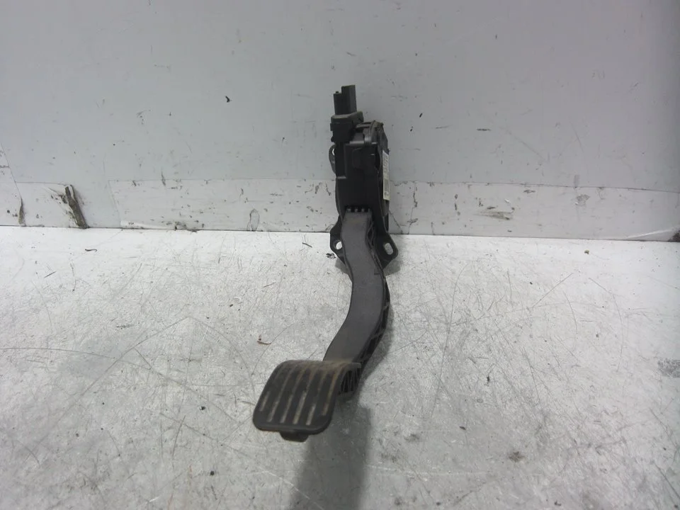 Foto de POTENCIOMETRO PEDAL CITROEN C4 CACTUS 1.2 12V VTi (82 CV / 60 KW) referencia 9671433780
