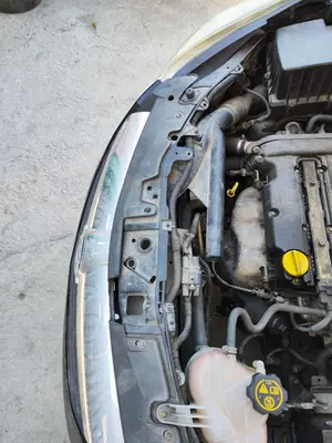 Foto de PANEL FRONTAL OPEL CORSA D 1.2 16V CAT (Z 12 XEP / LB4) (80 CV / 59 KW)