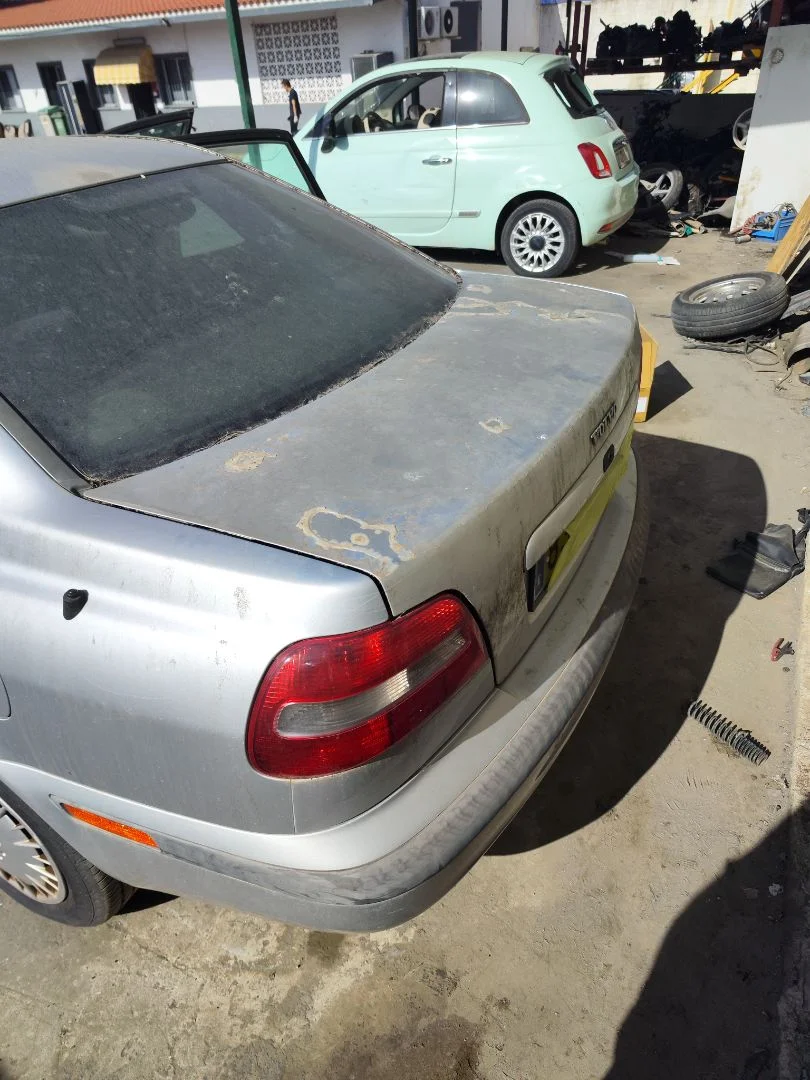 Foto de PORTON TRASERO VOLVO S40 BERLINA 1.9 Diesel CAT (116 CV / 85 KW) referencia 30844411