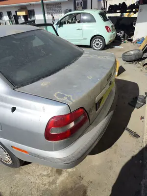 Foto de PORTON TRASERO VOLVO S40 BERLINA 1.9 Diesel CAT (116 CV / 85 KW) referencia 30844411