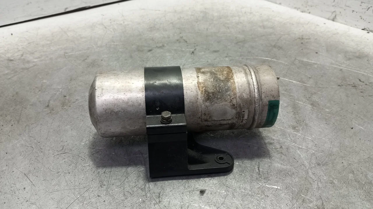 Foto de FILTRO SECANTE AIRE ACONDICIONADO AUDI A4 AVANT (8E) 1.9 TDI (116 CV / 85 KW) referencia 8E0820193P