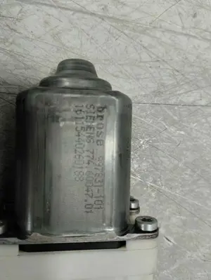 Foto de MOTOR ELEVALUNAS DELANTERO DERECHO CITROEN C4 BERLINA referencia 0536010901 foto 3