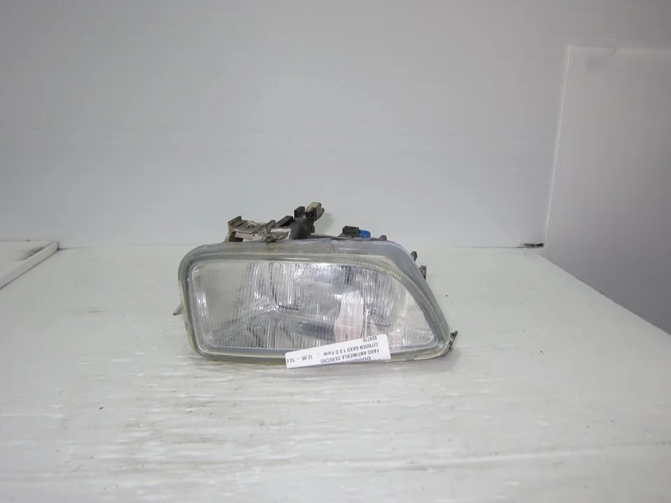 Foto de FARO ANTINIEBLA DERECHO CITROEN SAXO 1.5 Diesel (57 CV / 42 KW) referencia 9618343480