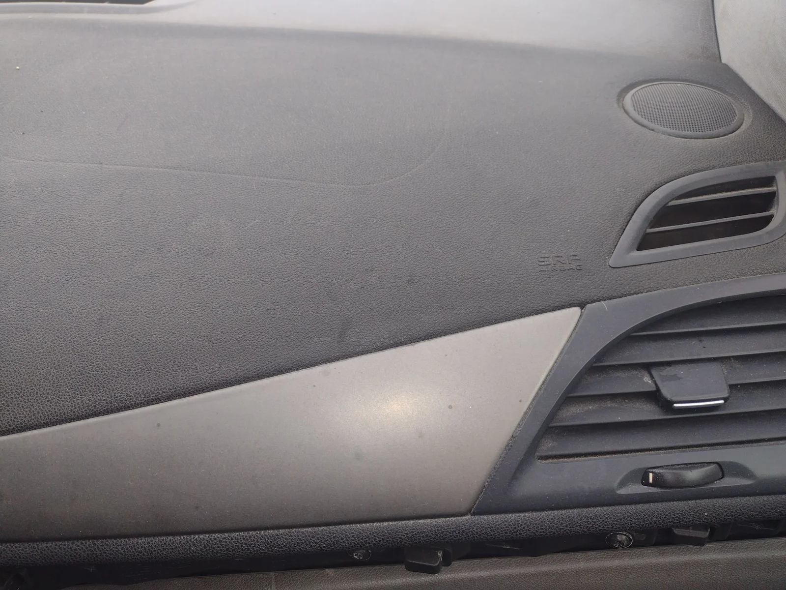 Foto de AIRBAG DELANTERO DERECHO RENAULT MEGANE III BERLINA 5P 1.5 dCi Diesel CAT (86 CV / 63 KW) referencia 985153681R