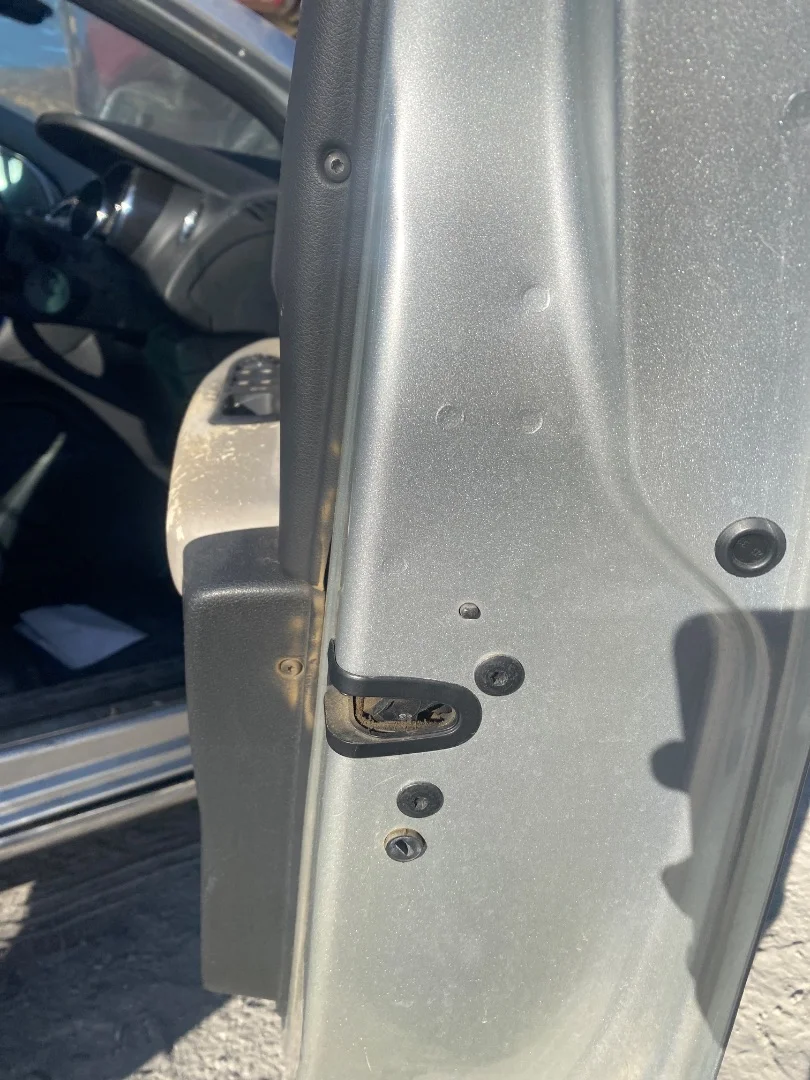 Foto de CERRADURA PUERTA DELANTERA DERECHA PEUGEOT 3008 1.6 16V (120 CV / 88 KW)