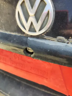 Foto de CERRADURA MALETERO / PORTON VOLKSWAGEN PASSAT VARIANT (3B5) 1.9 TDI (110 CV / 81 KW)