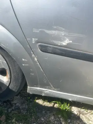 Foto de PUERTA TRASERA DERECHA OPEL MERIVA 1.6 16V (101 CV / 74 KW) referencia 13149682 foto 2