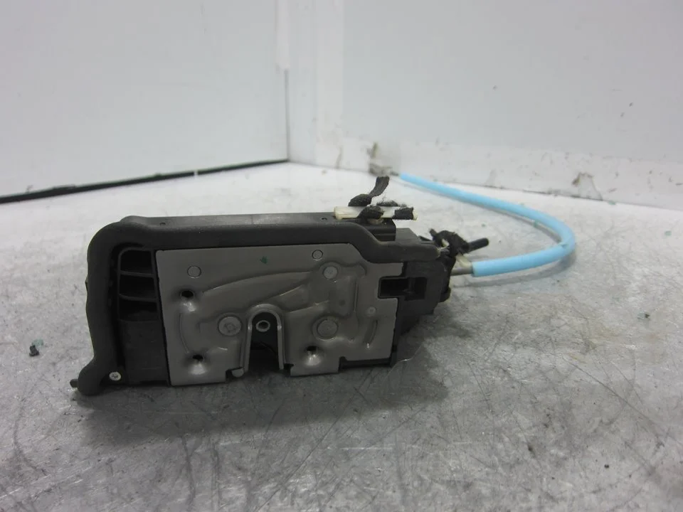 Foto de CERRADURA PUERTA DELANTERA DERECHA BMW SERIE X3 (G01) 3.0 24V Turbodiesel (265 CV / 195 KW) referencia 949209402