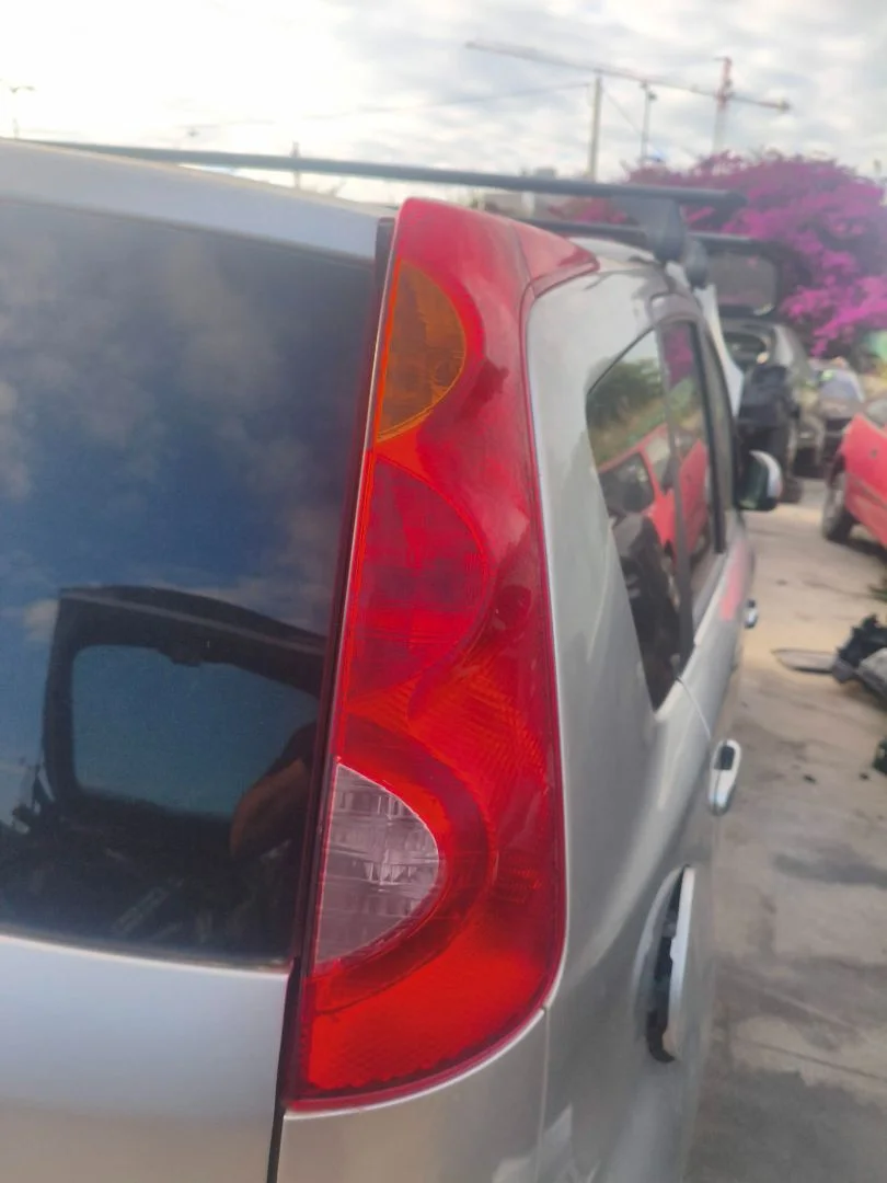 Foto de PILOTO TRASERO DERECHO NISSAN NOTE (E11E) 1.4 CAT (88 CV / 65 KW) referencia 26555BH00B