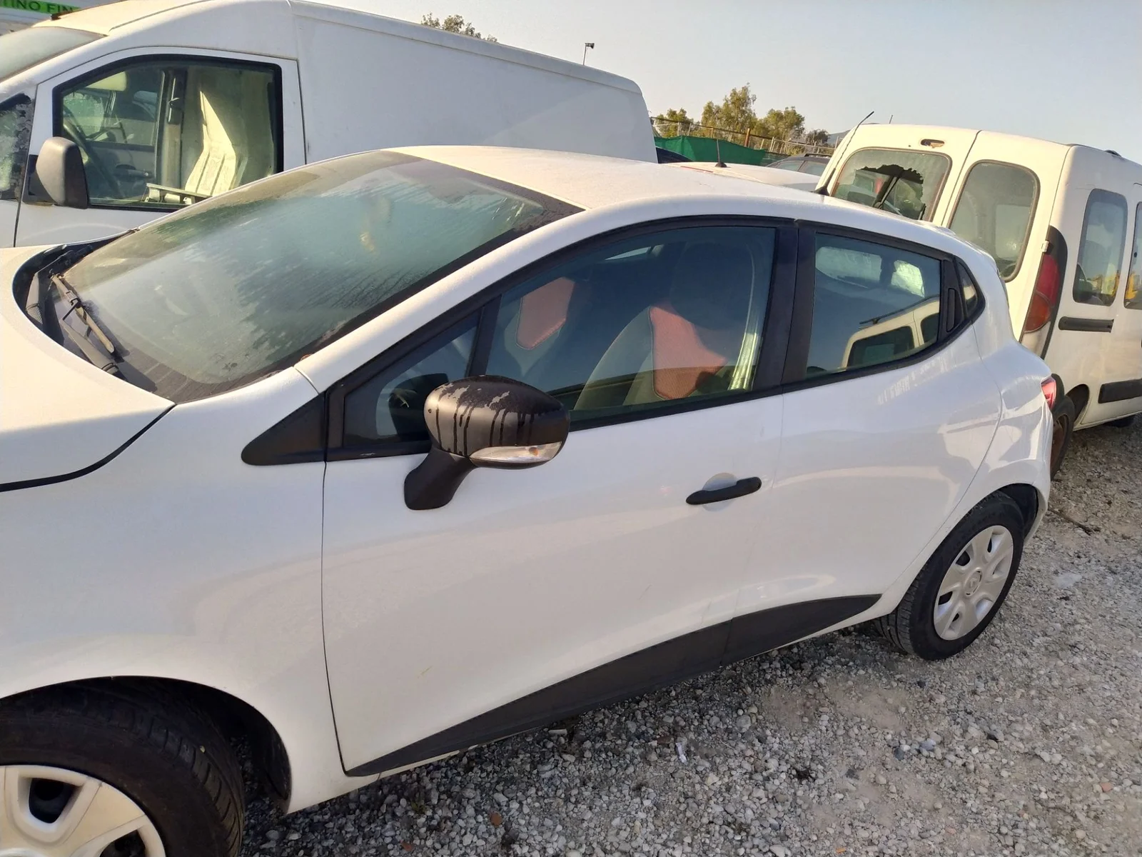 Foto de PUERTA TRASERA IZQUIERDA RENAULT CLIO IV 1.2 16V (73 CV / 54 KW) referencia 821016892R
