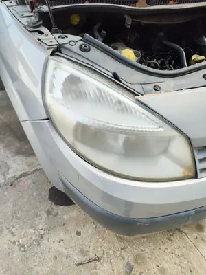 Foto de FARO DERECHO RENAULT SCENIC II (JM) 1.9 dCi Diesel (120 CV / 88 KW) referencia 7701064130 foto 3