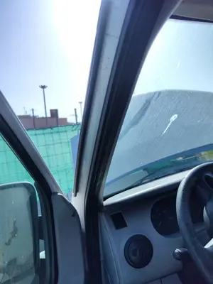 Foto de GOMAS CONTORNO PUERTA NISSAN INTERSTAR (X70) 2.5 dCi Diesel CAT (114 CV / 84 KW)