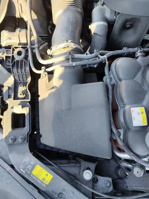 Foto de CAJA FILTRO AIRE JAGUAR XE 2.0  Turbo CAT (200 CV / 147 KW) referencia T2H 34368