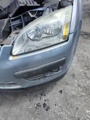 Foto de FARO IZQUIERDO FORD FOCUS BERLINA (CAP) 1.6 TDCi CAT (90 CV / 66 KW) referencia 1480990