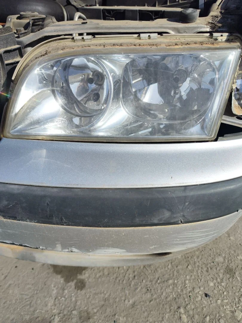 Foto de FARO IZQUIERDO VOLVO S40 BERLINA 1.9 Diesel CAT (116 CV / 85 KW) referencia 30899682
