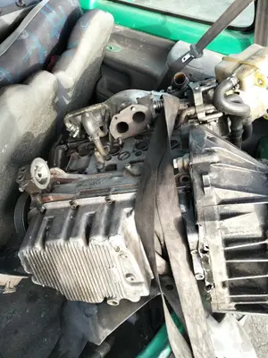 Foto de DESPIECE MOTOR RENAULT TWINGO I (C06) 1.2 (58 CV / 43 KW) foto 2