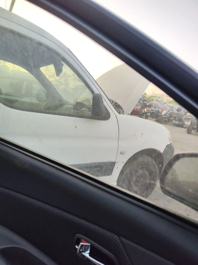 Foto de LUNA DELANTERA IZQUIERDA KIA RIO (JB) 1.5 CRDi (110 CV / 81 KW) referencia 824111G010