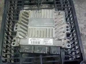 Foto de CENTRALITA MOTOR UCE RENAULT MEGANE II BERLINA 5P 1.5 dCi Diesel (106 CV / 78 KW) referencia 8200565863