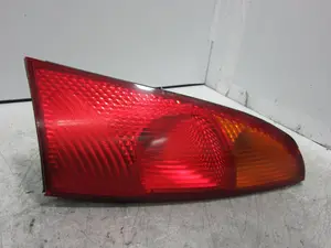 Foto de PILOTO TRASERO DERECHO FORD FOCUS BERLINA (CAK) 1.6 16V CAT (101 CV / 74 KW) referencia XS4X13404AE foto 4