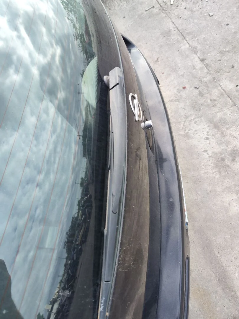 Foto de BRAZO LIMPIA TRASERO OPEL CORSA C 1.2 16V CAT (Z 12 XEP / LB4) (80 CV / 59 KW)