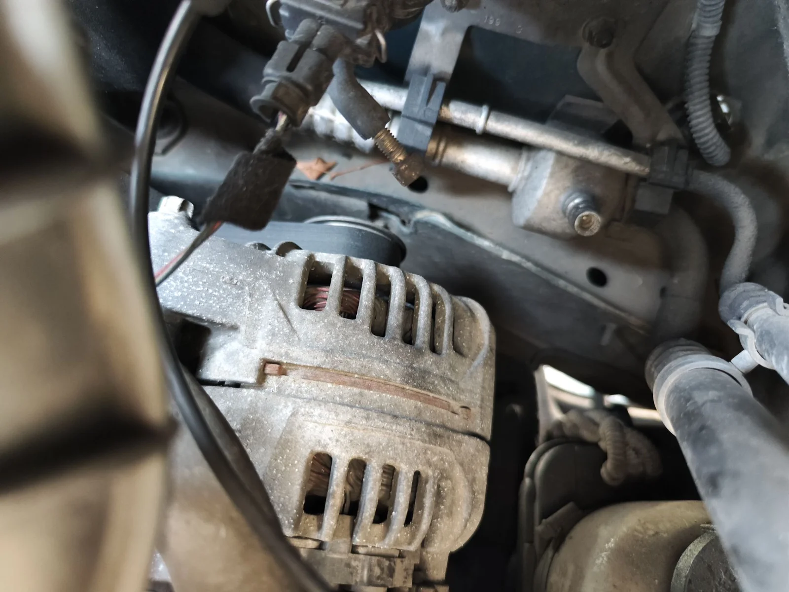 Foto de ALTERNADOR OPEL ZAFIRA A 2.0 DTI (101 CV / 74 KW)