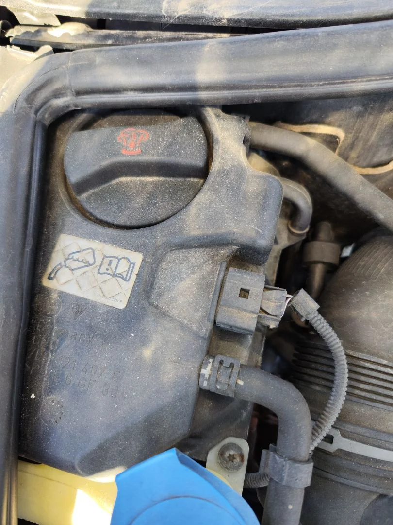 Foto de DEPOSITO EXPANSION VOLKSWAGEN TOUAREG (7L6) 4.2 V8 32V FSI (350 CV / 257 KW)
