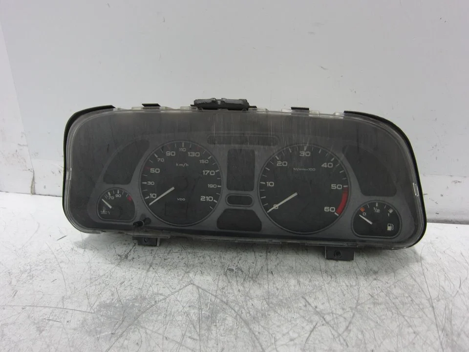 Foto de CUADRO INSTRUMENTOS PEUGEOT 306 3/5 PT. / 4 PT. (S2) 2.0 HDi CAT (90 CV / 66 KW) referencia 9636738280