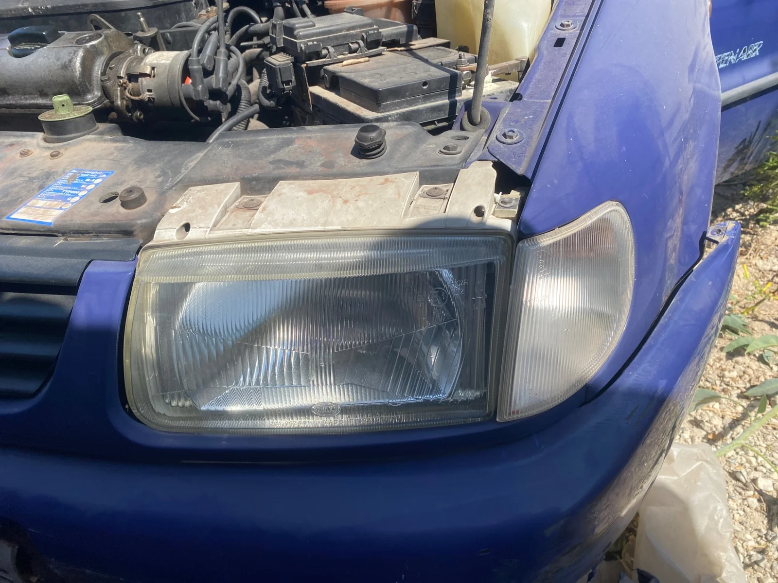 Foto de FARO IZQUIERDO VOLKSWAGEN POLO III (6N1) 1.4 (60 CV / 44 KW) referencia 6N1941015A