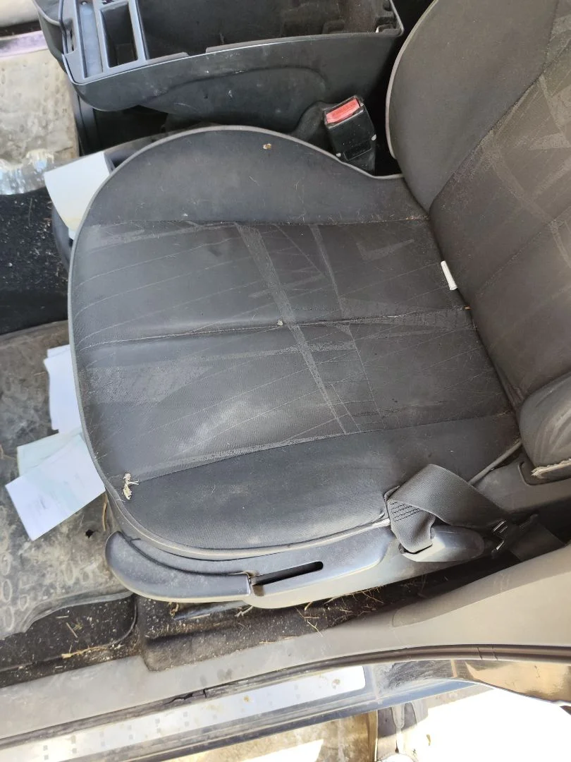 Foto de ASIENTO DELANTERO IZQUIERDO RENAULT SCENIC II (JM) 1.9 dCi Diesel (120 CV / 88 KW)