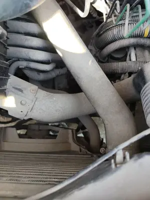 Foto de TUBO NISSAN INTERSTAR (X70) 2.5 dCi Diesel CAT (114 CV / 84 KW)