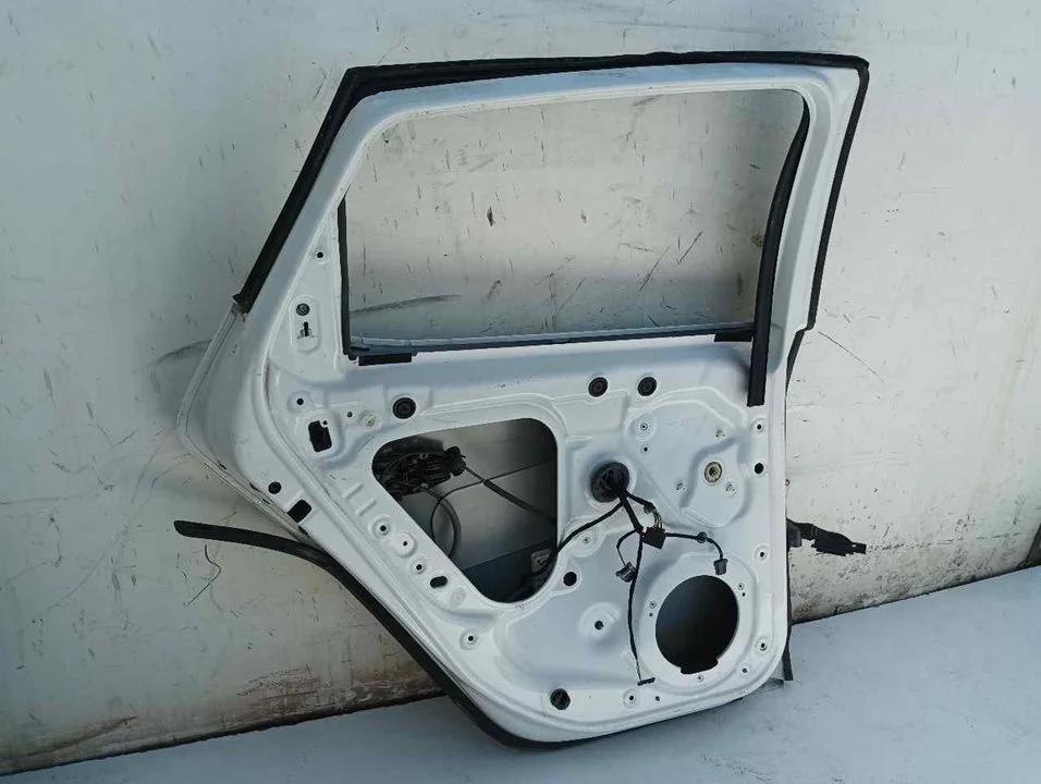 Foto de ELEVALUNAS TRASERO IZQUIERDO SEAT LEON (5F1) 1.6 TDI (105 CV / 77 KW) referencia 5F4839461B