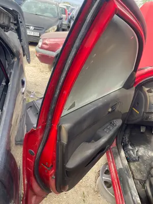 Foto de GOMAS CONTORNO PUERTA HYUNDAI I30 (FD) 1.6 CRDi CAT (116 CV / 85 KW)