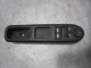 Foto de MANDO ELEVALUNAS DELANTERO IZQUIERDO PEUGEOT 407 SW 2.0 16V CAT (136 CV / 100 KW) referencia 53269706