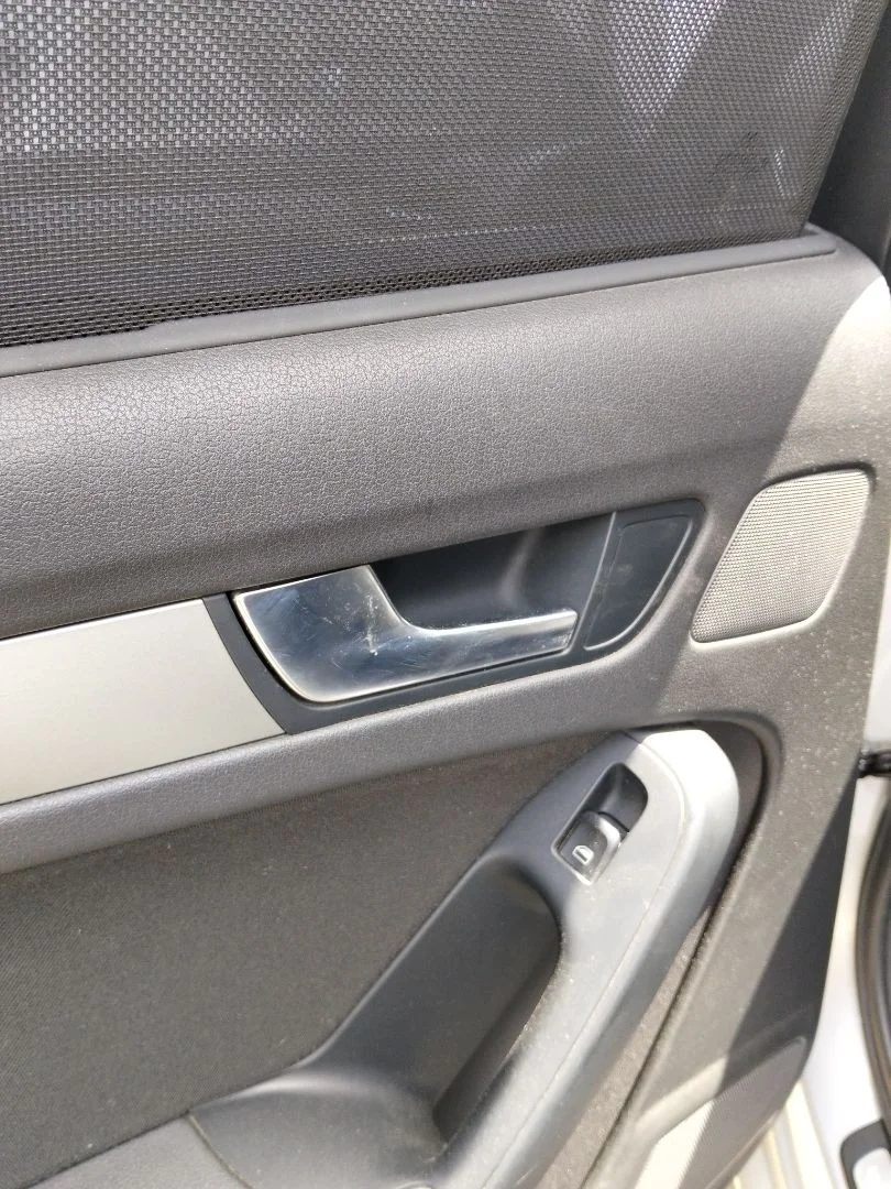 Foto de MANETA INTERIOR TRASERA IZQUIERDA AUDI A4 BERLINA (8K2) 2.0 16V TDI (143 CV / 105 KW)