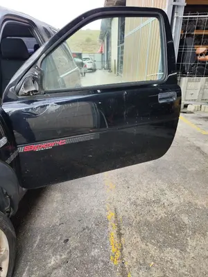 Foto de PUERTA DELANTERA IZQUIERDA LAND ROVER FREELANDER (LN) 2.0 Td4 CAT (109 CV / 80 KW) foto 2