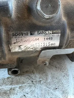 Foto de COMPRESOR AIRE ACONDICIONADO PEUGEOT 206 1.4 16V CAT (KFU / ET3J4) (88 CV / 65 KW) referencia 9655191580 foto 5
