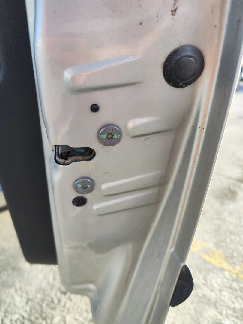 Foto de CERRADURA PUERTA DELANTERA DERECHA PEUGEOT 207 1.4 HDi (68 CV / 50 KW) referencia 9136W6