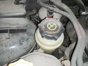 Foto de DEPOSITO ACEITE FORD FOCUS BERLINA (CAK) referencia 98AG3R700AH