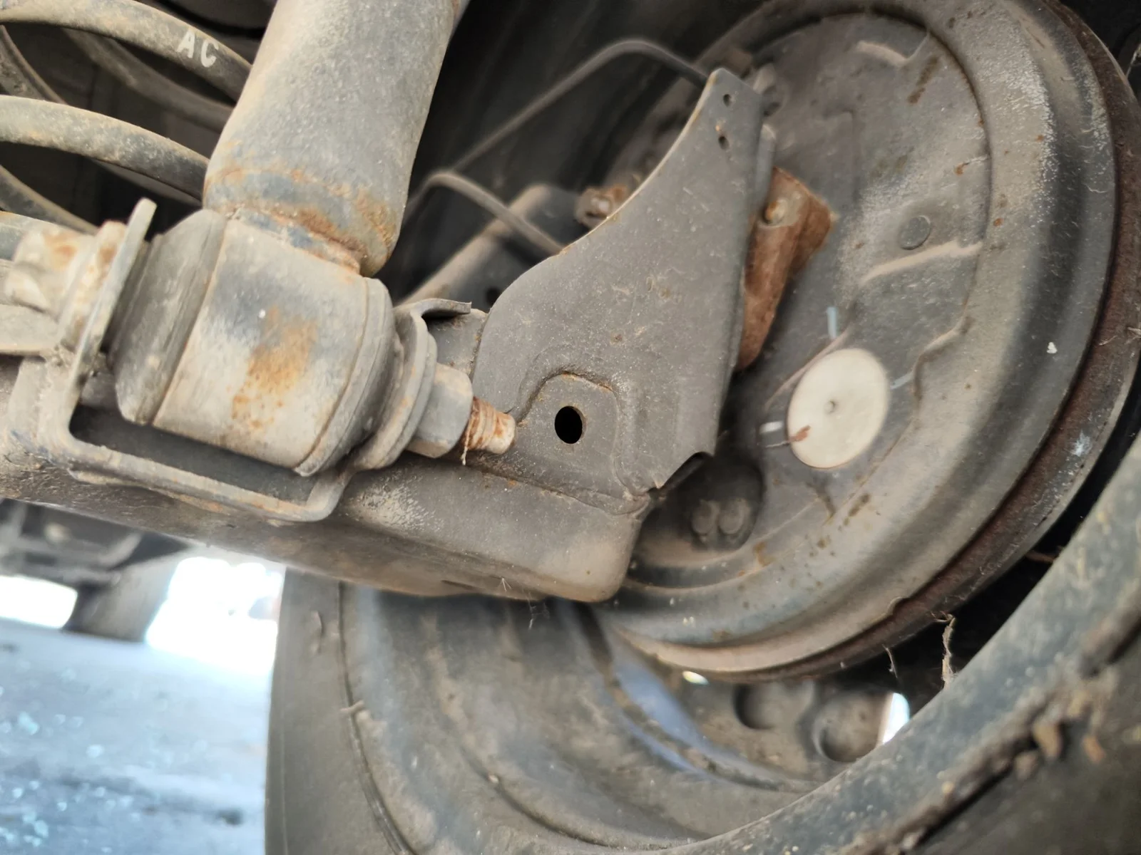 Foto de MANGUETA TRASERA DERECHA OPEL CORSA D 1.3 16V CDTI (75 CV / 55 KW)