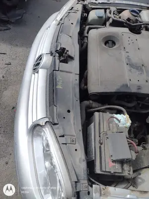 Foto de PANEL FRONTAL VOLKSWAGEN GOLF IV BERLINA (1J1)(10.1997) 1.6 16V (105 CV / 77 KW)